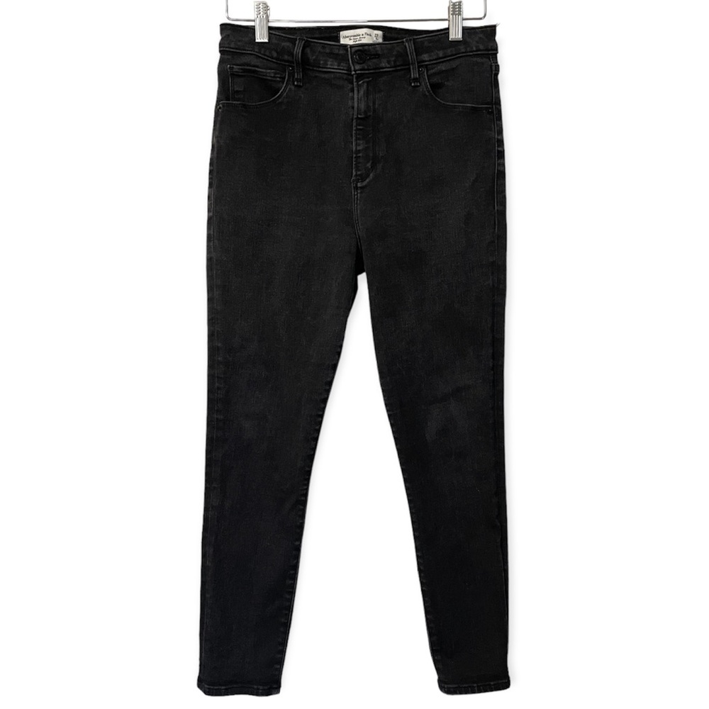 Abercrombie & Fitch The Super Skinny High Rise Curve Love Jeans Short